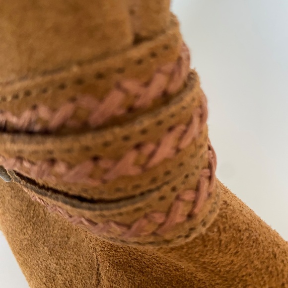 Minnetonka Dixson Brown Suede Bootie - Picture 7 of 9